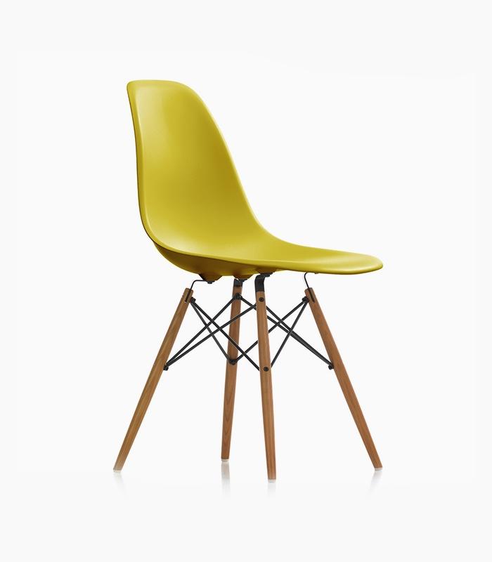 Eames Plastic Side Chair